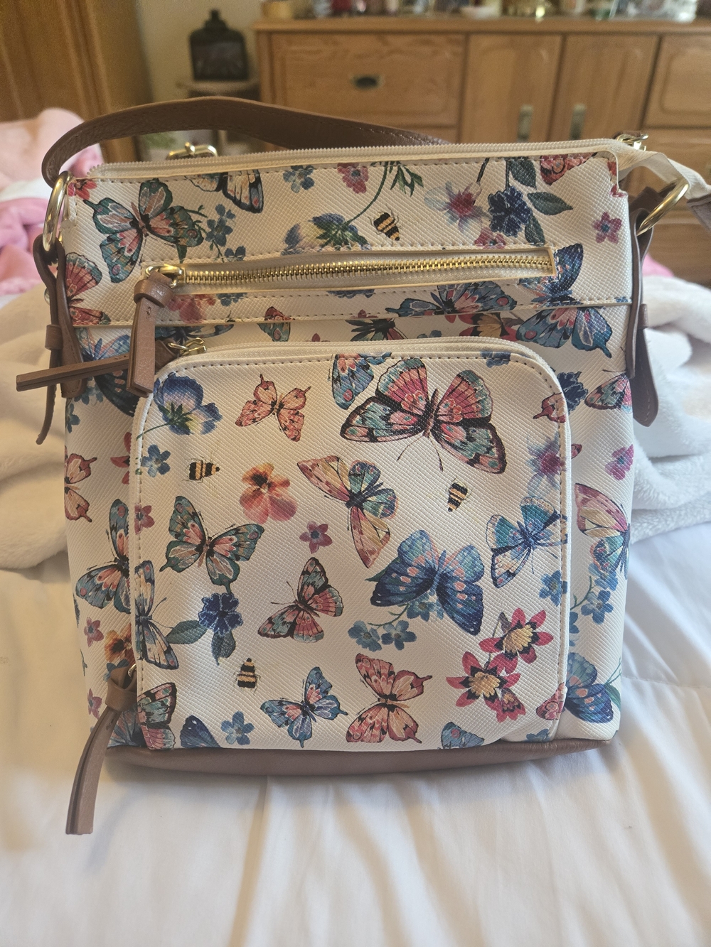 NWOT Bueno Vibrant Color Butterfly 10×10 Crossbody Handbag